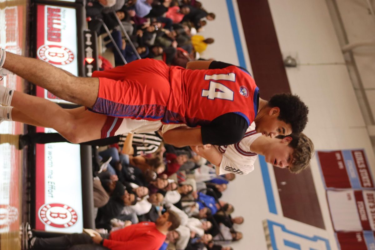 Mason Grivna (White) vs ex-Ballard Recruit Boogie Cook (Red)